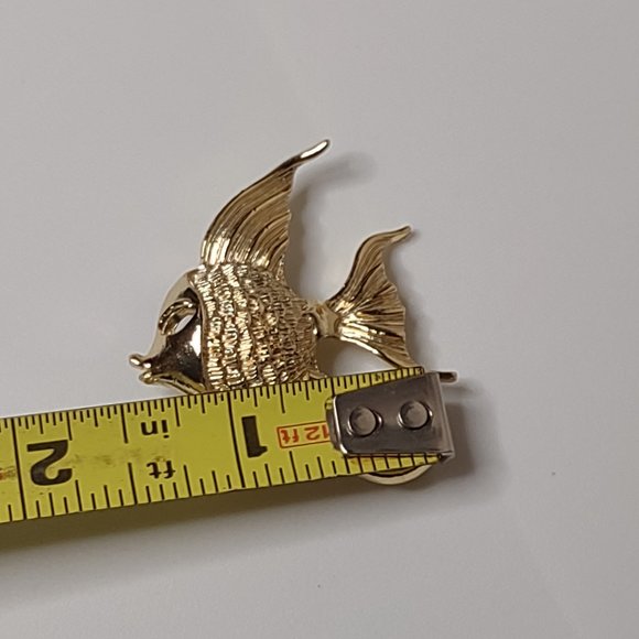 Vintage Gold Tone Angelfish Brooch - Picture 10 of 13